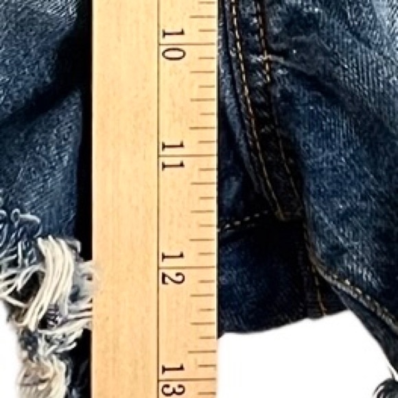 Abercrombie & Fitch Zoe Denim Jean
Shorts High Waisted Distressed Red Stripe 6 - Picture 9 of 13